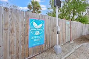 Marvelous Mermaid Bungalow, Dog-Friendly Upstairs Apt in Prime Vilano Beach - Image 3