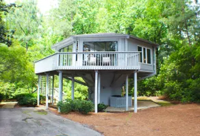 Pinehurst Lakefront Treehouse - Image 5