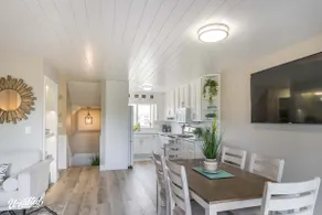 Luxury Downtown Condo w/ Channel Views! - Image 3