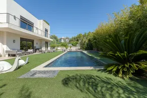 Villa in Juan-Les-pins with heated pool - Image 2