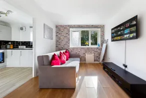 Stunning 1 bedroom apartment in Dagenham - Image 5