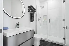 23 Luxury Loft-FREE Private Parking-Tesla Charger - Image 4
