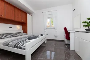 Villa Mia mit Pool in Garica - Image 4