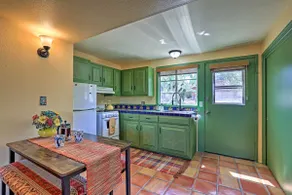 Modern Green Valley Condo - Near National Park! - Image 2