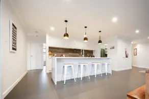 Modern Home for Large Groups or Families - Image 3