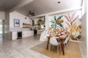 Mid-Century Gem - Pool Jacuzzi & Secret Bedroom - Image 4