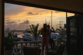 Epic Oceanfront with beautiful sea views and a cen - Image 4