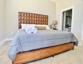 Luxury Loft w/ 2 BDR Free Gym and Resort Pool - Image 5