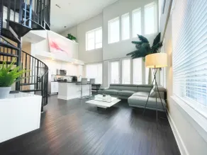 Luxury Loft w/ 2 BDR Free Gym and Resort Pool - Image 3