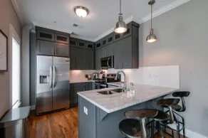 New Nashville Condo with 2 King beds, walk to bars - Image 3