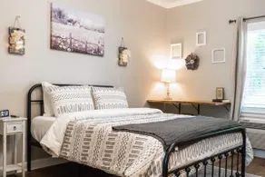 Bright Studio | Downtown & Pet-Friendly - Image 2