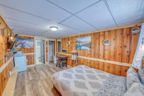 6 Renovated Cozy Room Dog Friendly Motel Leadville - Image 2
