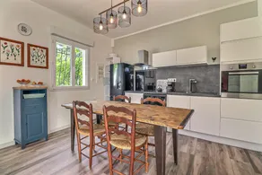 Bike house, garden, parking, air conditioning, train station within walking distance - Image 3