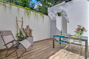 Bike house, garden, parking, air conditioning, train station within walking distance - Image 4