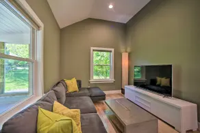 Charming Cottage w/ Deck: Mtn + Lake Views! - Image 5
