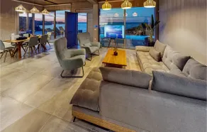 Beautiful Home In Gazi, Heraklio - Image 3