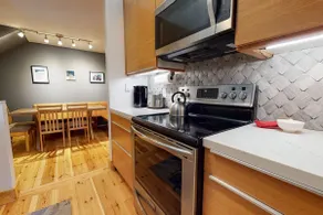 Cosy, updated 3BR (5 beds) / 3 BA, Sleep 8 - Image 5