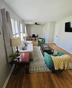 Yellow Door Cottage - 3BR, Pet & family friendly! - Image 4