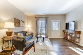 Nature View 2BR | Prime Location | Walk-In Shower! - Image 4