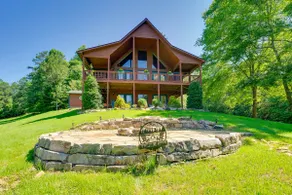 Beautiful Smoky Mountain Chalet with Game Room! - Image 3