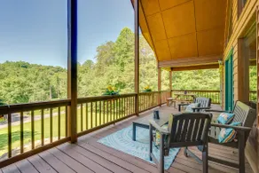 Beautiful Smoky Mountain Chalet with Game Room! - Image 2
