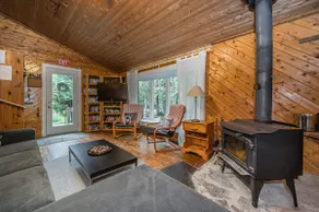 Golden Pine, a rustic cottage with water access - Image 4