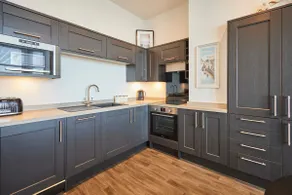 Host & Stay - Seaview Retreat - Image 5
