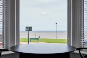 Host & Stay - Seaview Retreat - Image 4