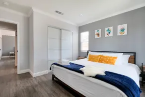 Spacious Sleek Home - Image 5