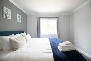 Spacious Sleek Home - Image 4