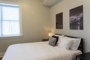 Charming Escape | Queen Bed Comfort - Image 4