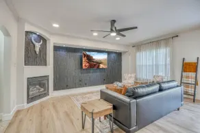 Casa del Sol: Modern Elegance in Upscale Westside - Image 2
