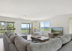 Hibiscus Close Beach Front Living managed by Batemans Bay Accom - Image 2