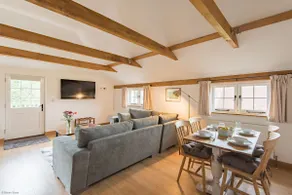 Motor House Loft - Image 2