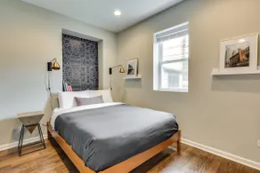 Vibrant & Stylish 4 Bed Condo Near Humboldt Park - Image 2