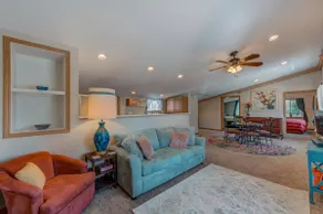 2BR Condo Near Lake w/ Sunny Bedrooms - Moonbeam - Image 3
