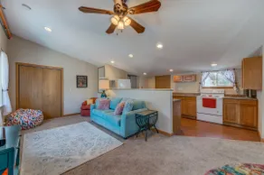 2BR Condo Near Lake w/ Sunny Bedrooms - Moonbeam - Image 4