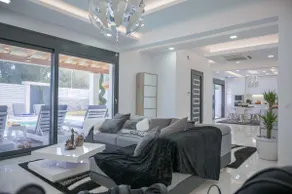 6 Bed Villa - Sleeps 15 - Pets - Pool - Jacuzzi - Image 5