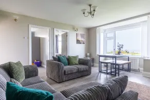 Fantástico apartamento apto para niños con internet de alta velocidad y jardín | Vistas al agua - Image 5
