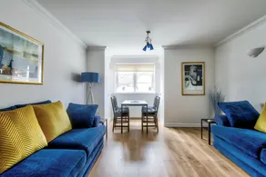 GuestReady - Stylish Apt w/ Parking near Edinburgh - Image 3