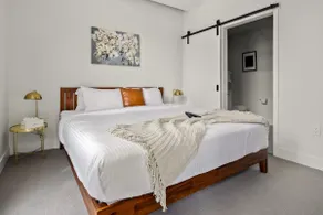 Art-Inspired Loft with Mountain View - Zuni Lofts - Image 2