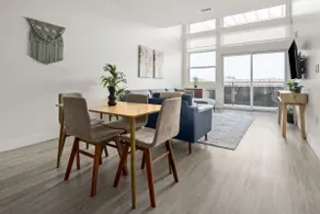 Art-Inspired Loft with Mountain View - Zuni Lofts - Image 3