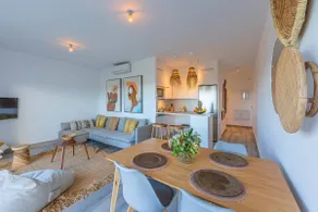 Large private garden and pool - Fiber Optic Wi-Fi - Image 4