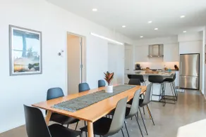 Award-Winning Townhome · Sleeps 8 · Downtown - Image 4