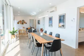 Award-Winning Townhome · Sleeps 8 · Downtown - Image 3