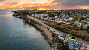 Capitola Cliff House - Image 2