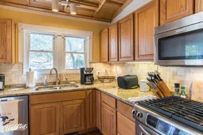 Rustic Private Cottage w/ 4 Bedrooms + Close to - Image 4