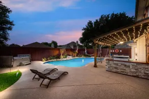 Modern and Luxury DFW Mansion with Backyard Oasis - Image 2