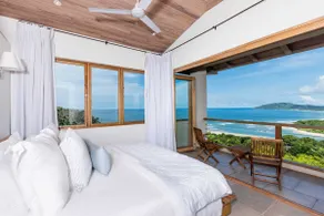 Refined Luxury Villa with Spectacular Ocean Views, Close to the Beach! - Image 4