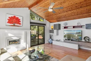 Sunset Villa: Upscale Three Bedroom Three Bath with Ocean Views - Image 3